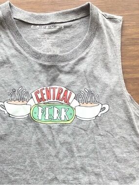 Central Perk Tank Juniors XL coffee Friends TV show tee Gray sleeveless